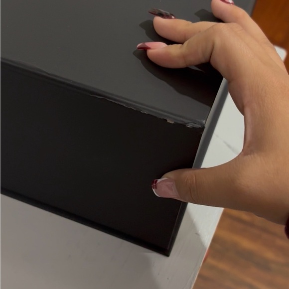 Empty CHANEL box and bag - Picture 8 of 9